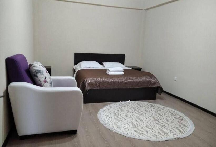 اتاق استاندارد چهار تخته, Aknur Deluxe