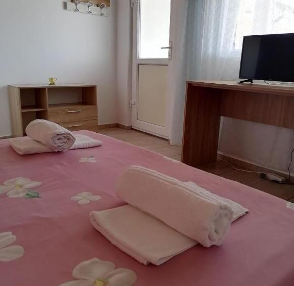 디럭스 룸, Bcm Family House