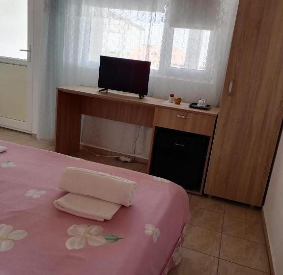 豪华房间, Bcm Family House