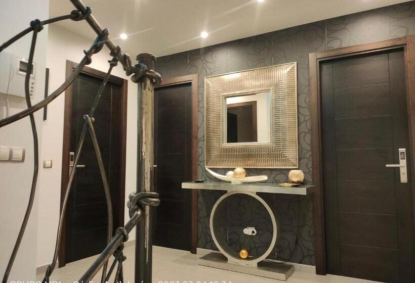 Номер Стандарт, Casa Pablo Picasso 9