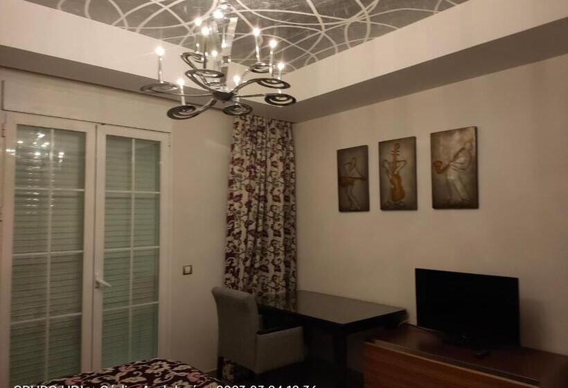 Номер Deluxe, Casa Pablo Picasso 9