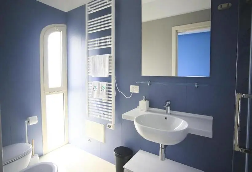 キングサイズベッドのスタンダードルーム, Villa Del Gaudio Rooms & Apartments