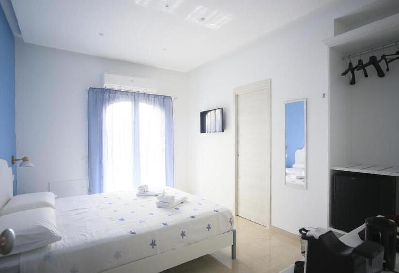 اتاق استاندارد با تخت بزرگ, Villa Del Gaudio Rooms & Apartments