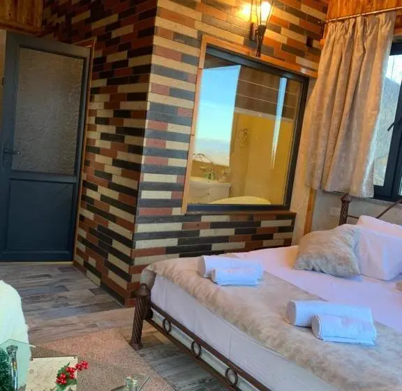 سوییت با چشمانداز کوه, Harsnadzor Eco Resort