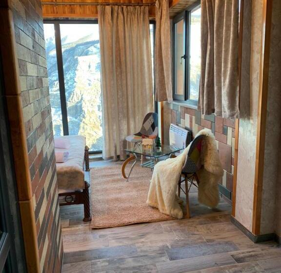 جناح مطلّ علي الجبل, Harsnadzor Eco Resort