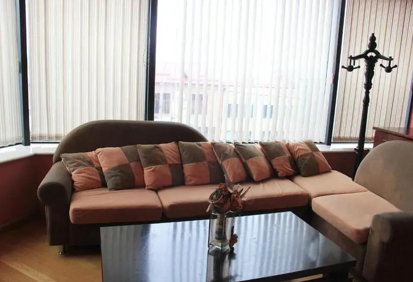 デラックスルーム, Argavand Hotel & Restaurant Complex