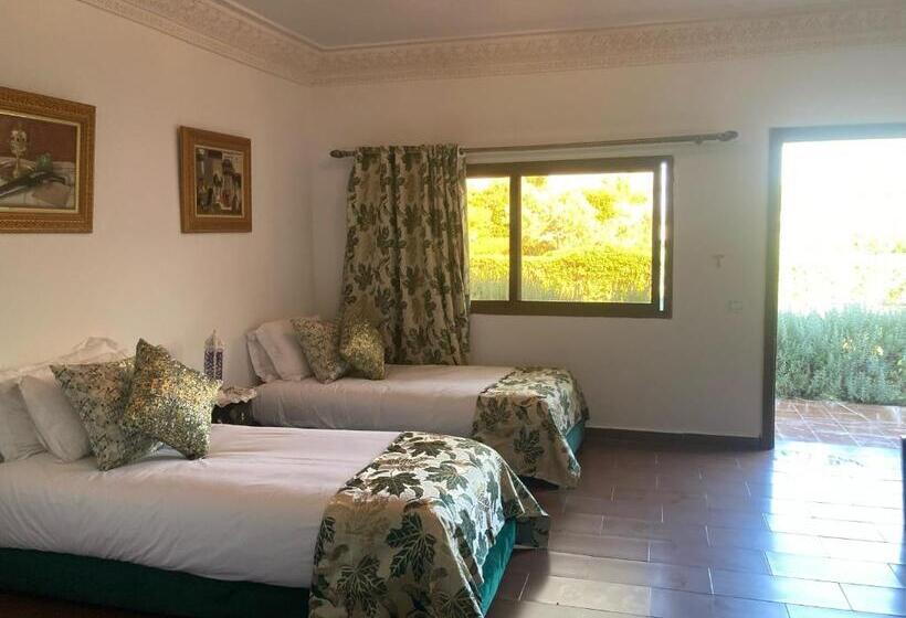 带花园景观的标准三人间, Riad Hamdani