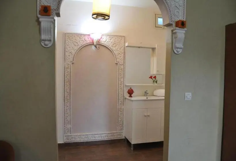 اتاق سوپریور خانوادگی, Riad Hamdani