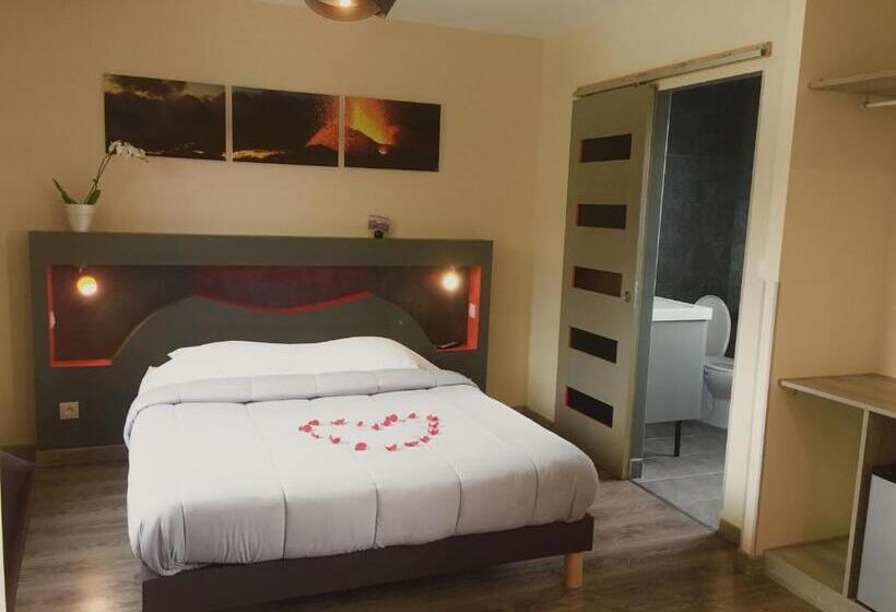 اتاق لوکس با چشم‌انداز, La Villa Kazuera