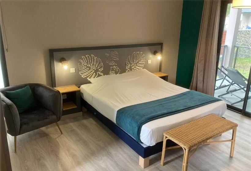 اتاق لوکس با بالکن, La Villa Kazuera