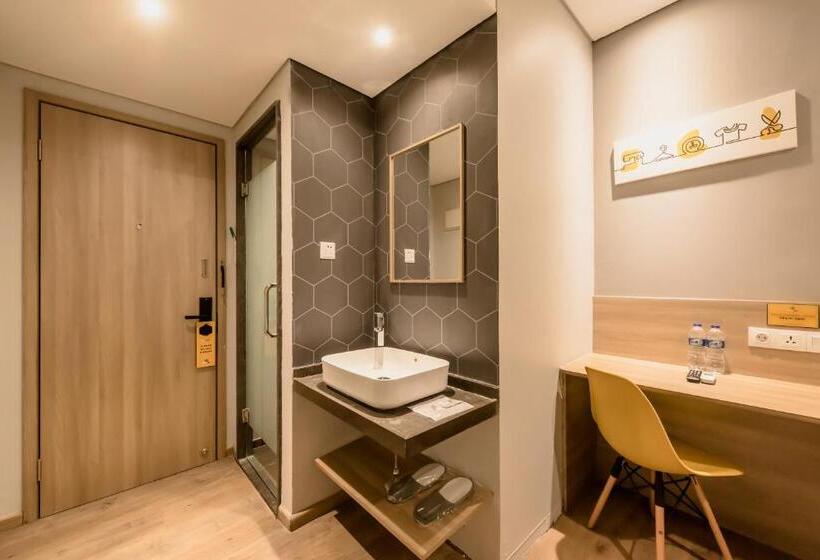 Superior Rum, Yellow Bee Tanah Abang