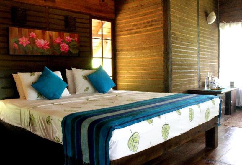 レイクビューデラックスルーム, Athreya Ayurveda Ashram