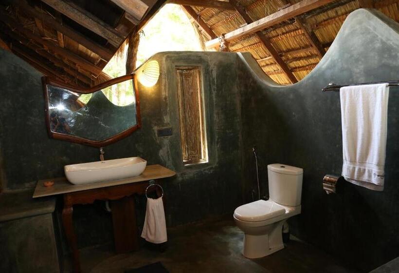 Standard room with outdoor bath, Athreya Ayurveda Ashram