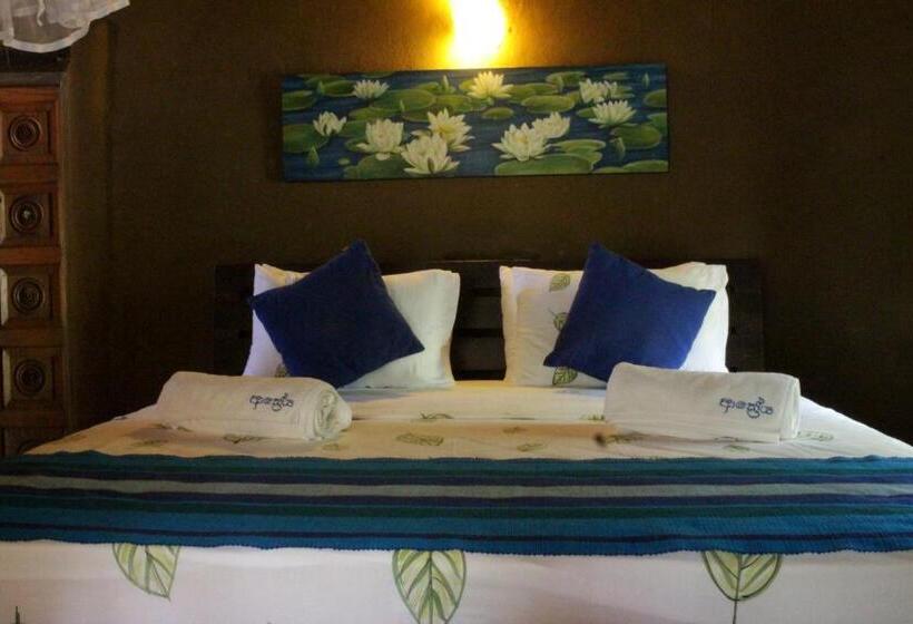 Standard room with outdoor bath, Athreya Ayurveda Ashram