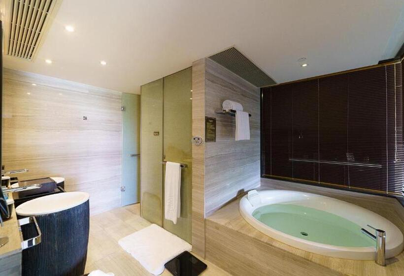 סוויטה אקזקיוטיב, Shenzhen Castle Golf