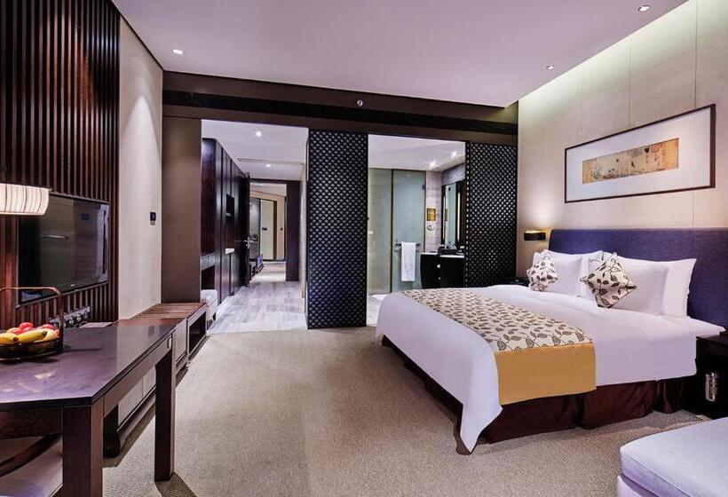 סוויטה אקזקיוטיב, Shenzhen Castle Golf