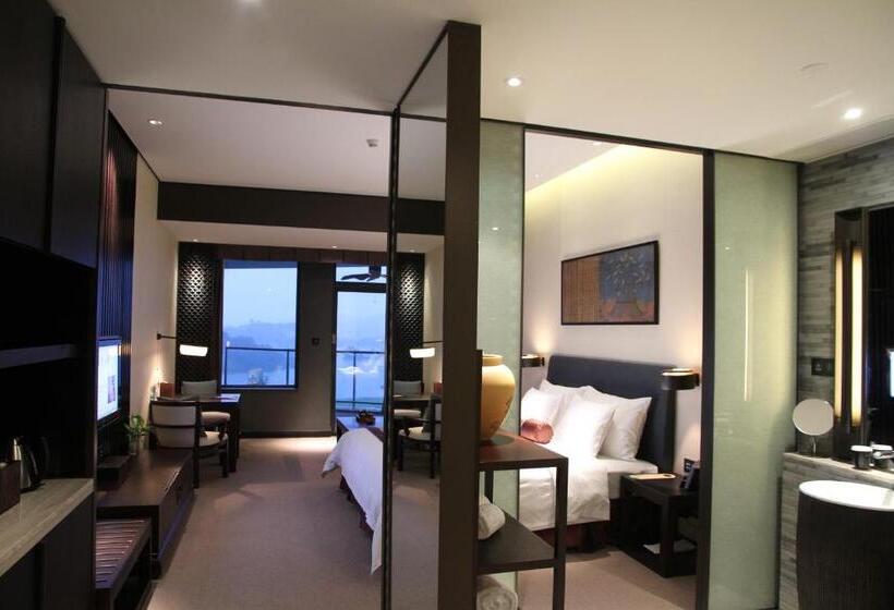 חדר דחוקס עם מיטת קינג, Shenzhen Castle Golf