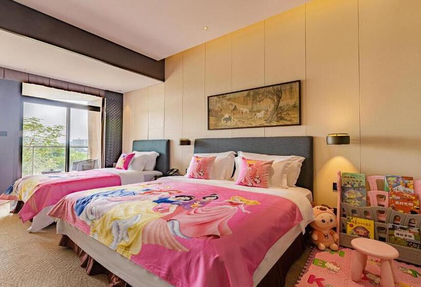 اتاق لوکس خانوادگی, Shenzhen Castle Golf