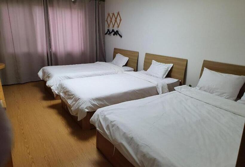 豪华三人间, Samda Hostel