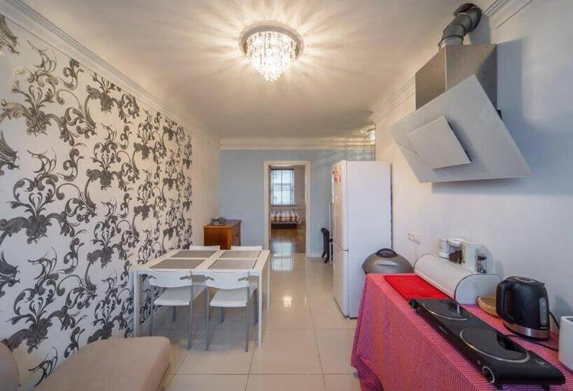 اتاق استاندارد چهار تخته, Central Luxury Apartments