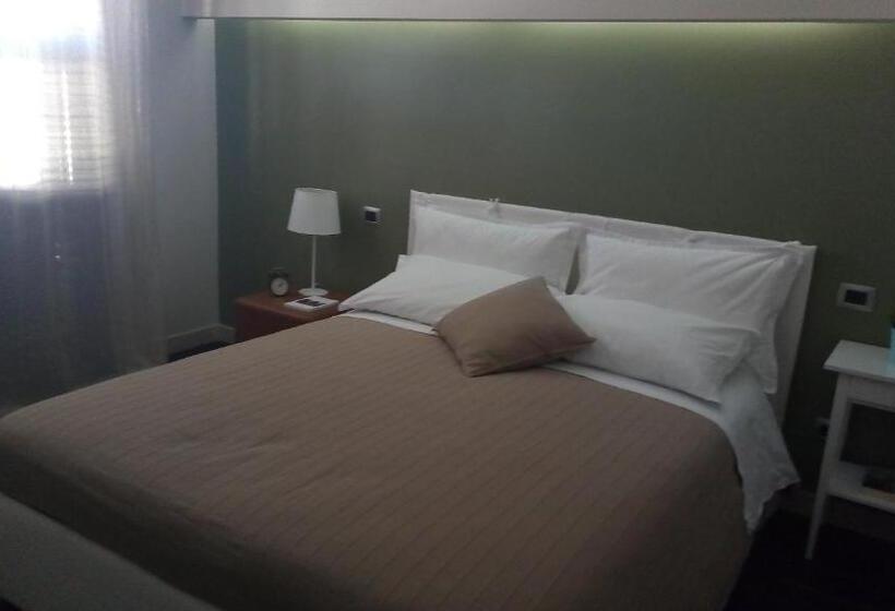 Номер Deluxe с Балконом, Corso Garibaldi