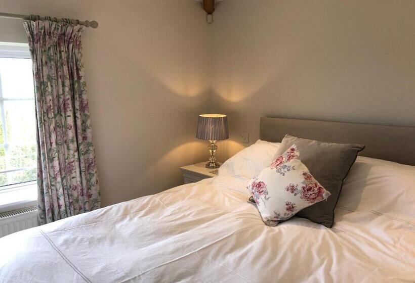 غرفة ديلوكس مطلّة علي الحديقة, Whiteways Farmhouse