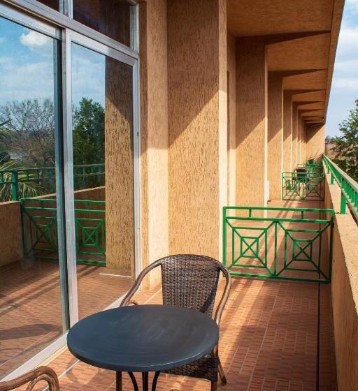 سوئیت با تخت بزرگ, Malville Boutique