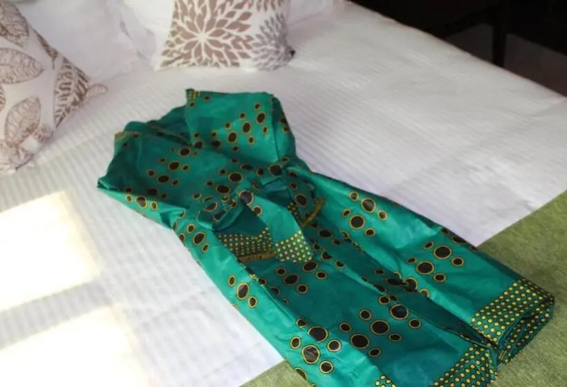 سوییت لوکس, Malville Boutique
