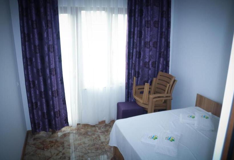 סוויטת ג'וניור עם מרפסת, Prestige Beach