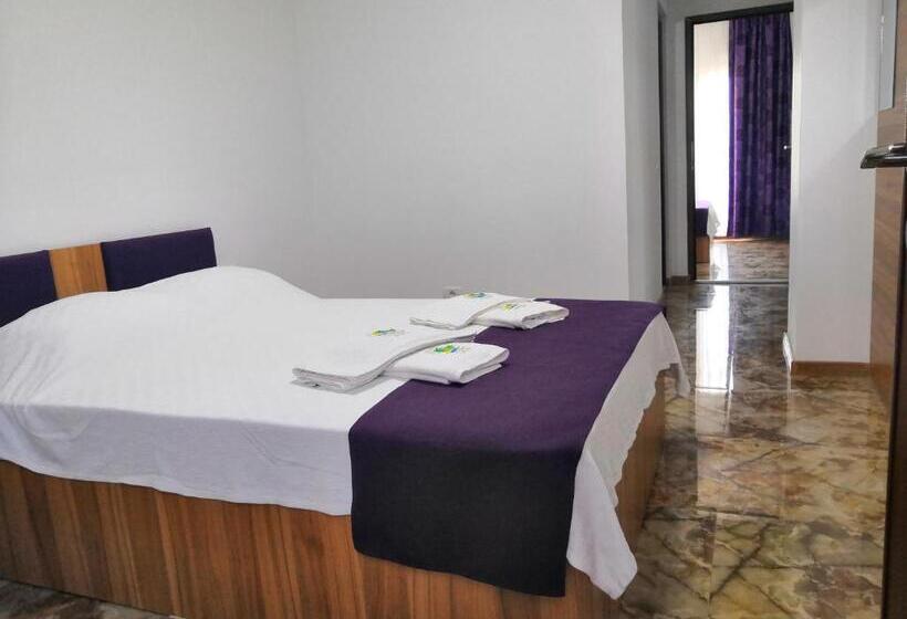 סוויטת ג'וניור עם מרפסת, Prestige Beach