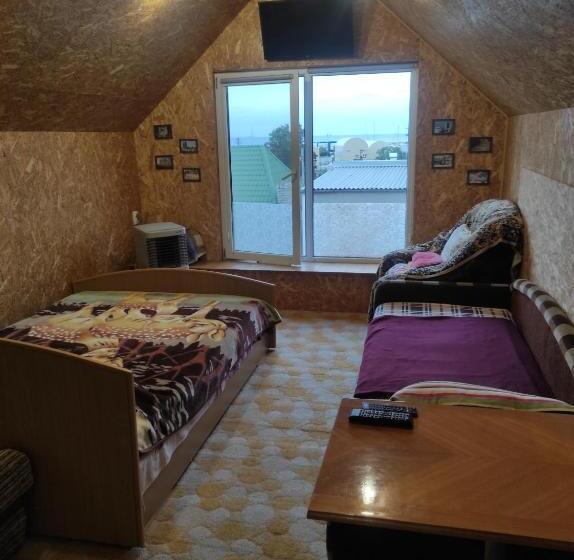 اتاق استاندارد چهار تخته با چشم‌انداز دریا, дом у моря одесса