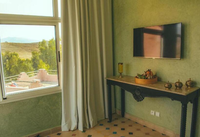 اتاق سوپریور, Diar Illi