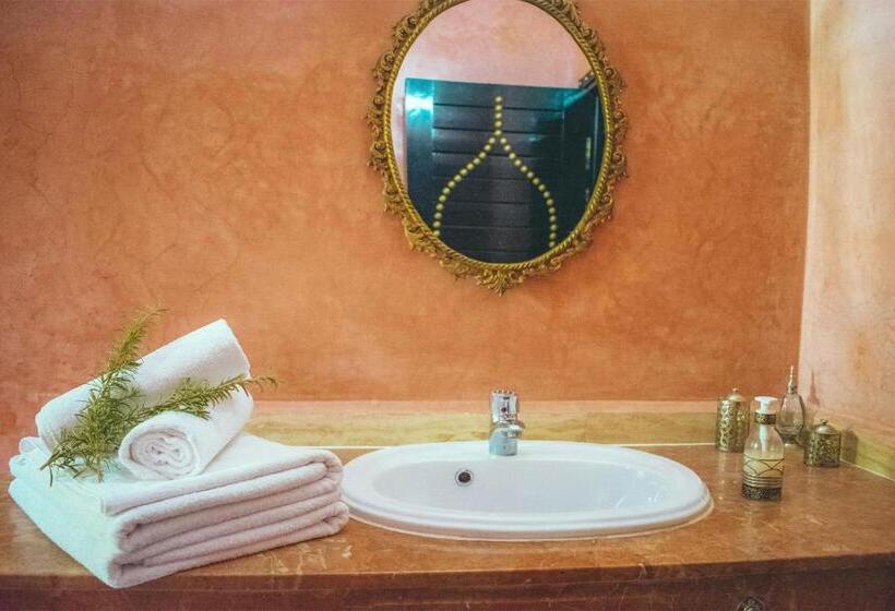 سوییت جونیور لوکس, Diar Illi