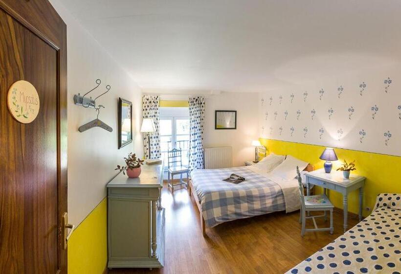 غرفة قياسية ثلاثية مع حمام خارجي, La Grange De Brudour