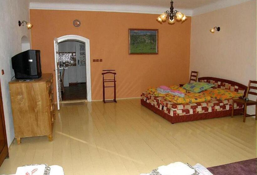 Четырехместный Номер Стандарт, Muzeum Lesná:penzion A Camping
