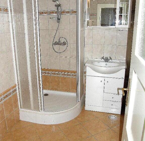 スタンダード4人部屋, Muzeum Lesná:penzion A Camping