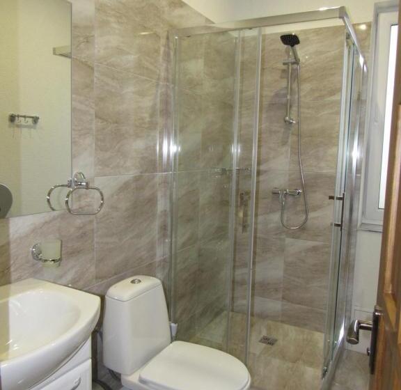 חדר קומפורט לשלושה, Solomiia