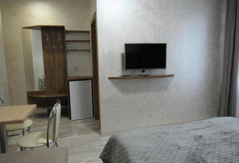 חדר קומפורט לשלושה, Solomiia