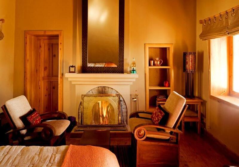 标准间, Mary Budden Estate