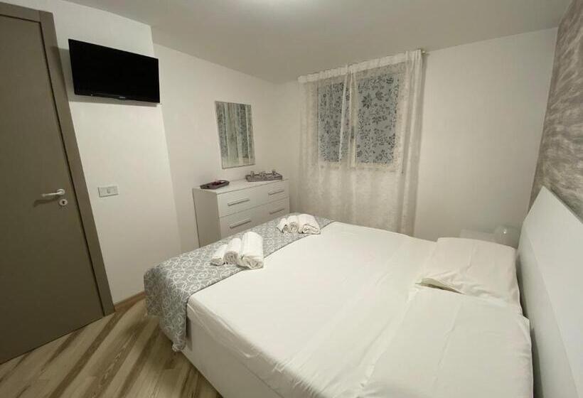 1 Bedroom Penthouse Apartment, Siricyaus White