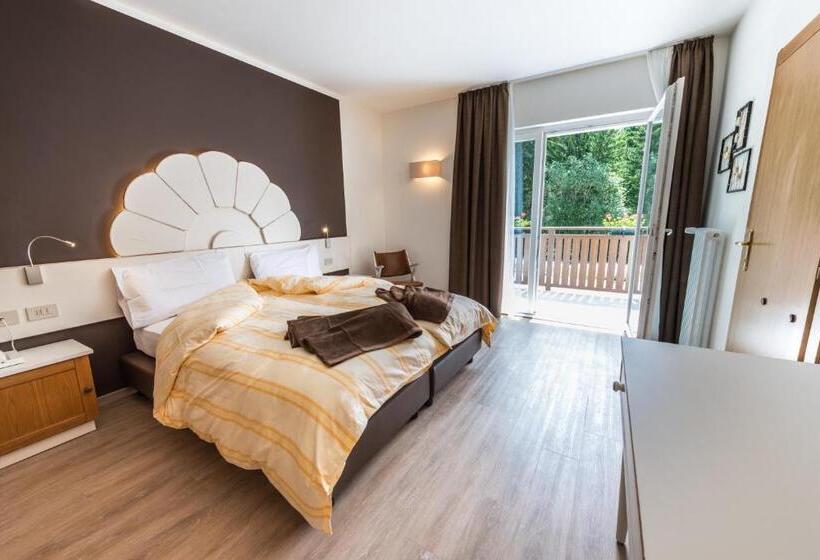 标准三人间, Paradiso