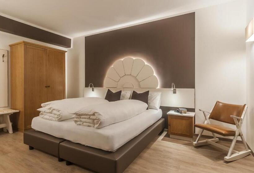 标准三人间, Paradiso