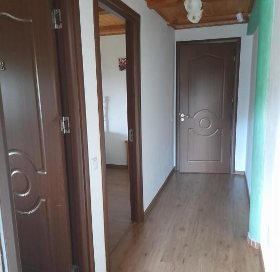 침실 2개 아파트, Pensiunea Dateș