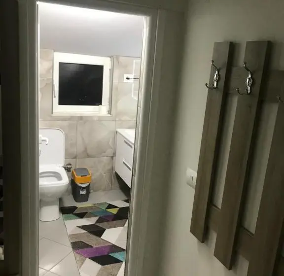 اتاق استاندارد چهار تخته, Guesthouse Bellavista