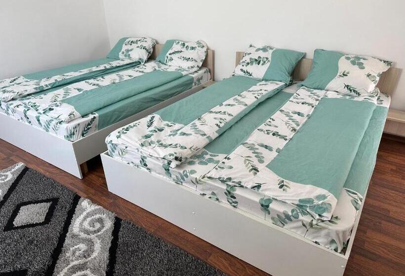 デラックスルーム, Szekeres Vendégház