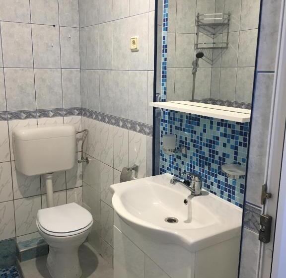 デラックスルーム, Szekeres Vendégház