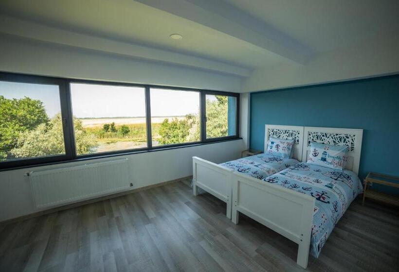 Номер Deluxe, Pensiunea Lui Ivan