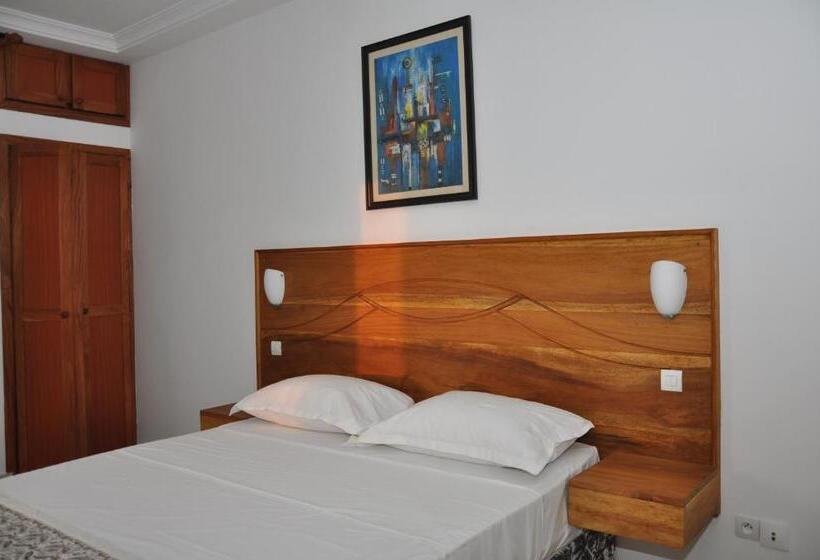 اتاق سوپریور, Rosalie S Suites