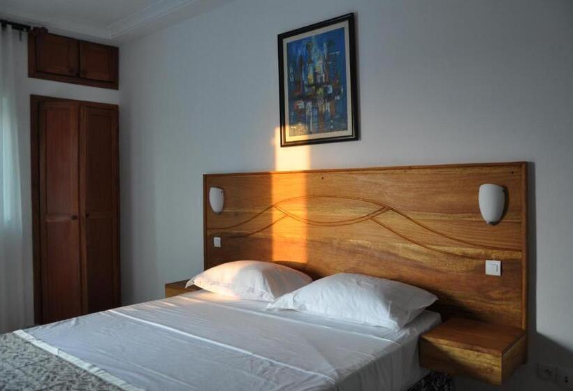 اتاق سوپریور, Rosalie S Suites