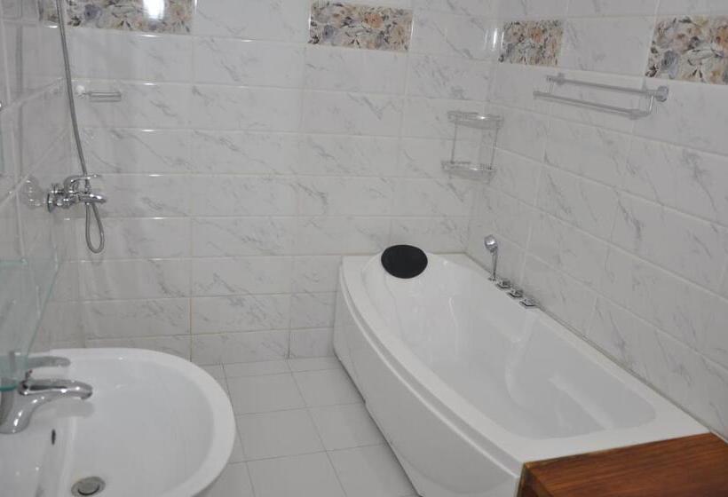 آپارتمان لوکس 1 خوابه, Rosalie S Suites